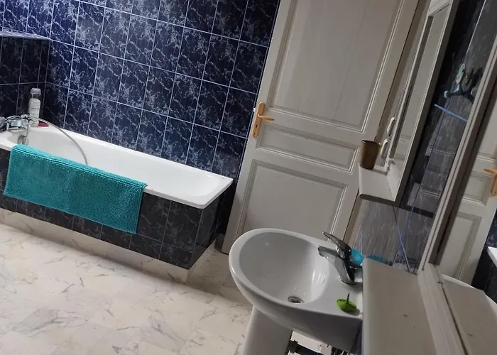 Pause A La Campagne Au Grand Air Des Pyrenees ホームステイ